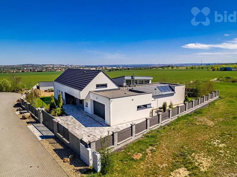 Prodej rodinného domu 379 m², pozemek 1341 m², Horoměřice – náhled fotky 3