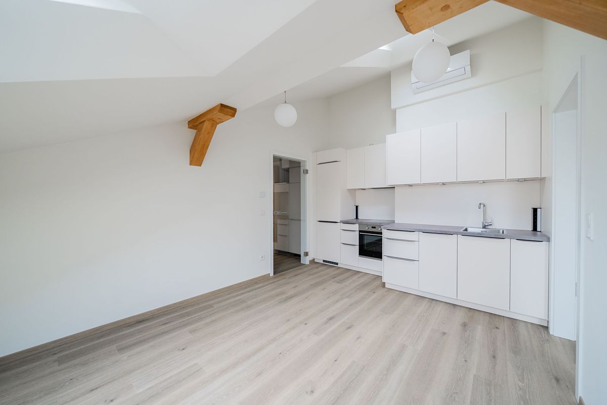 Pronájem bytu 2+kk 43 m² – fotografie 2