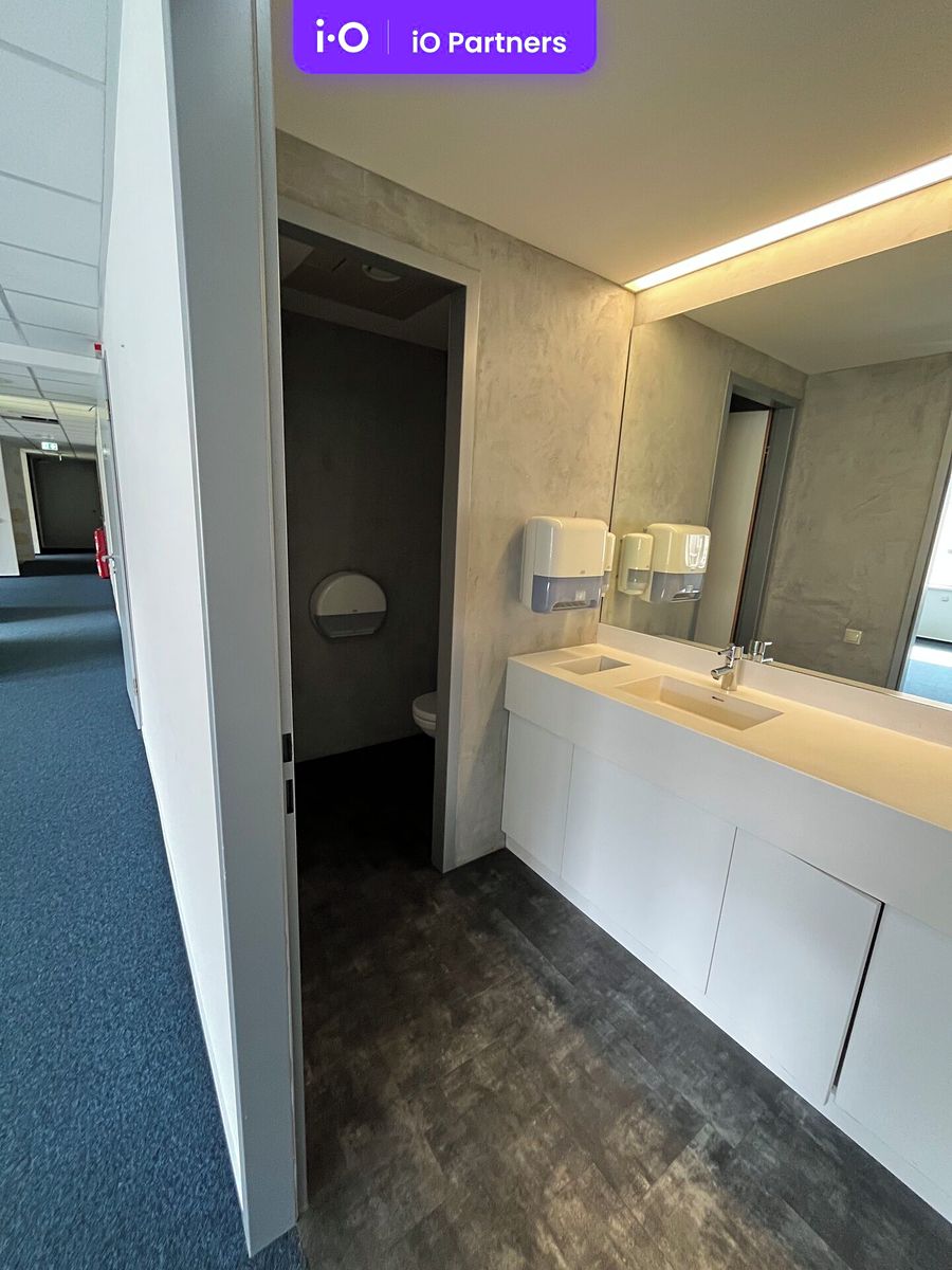 Pronájem kanceláře 360 m² – fotografie 4