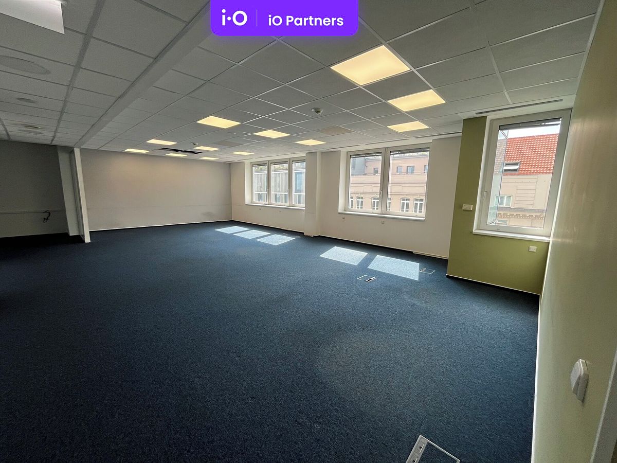 Pronájem kanceláře 360 m² – fotografie 5