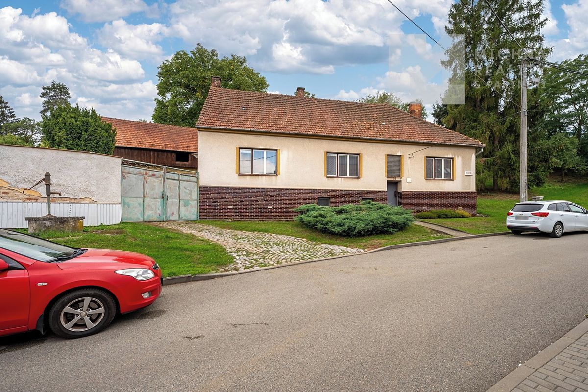 Prodej rodinného domu 181 m², pozemek 912 m²