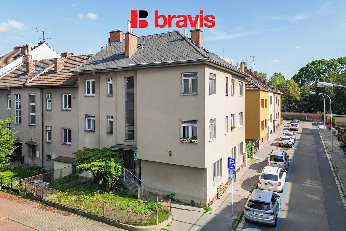 Prodej rodinného domu 284 m², pozemek 241 m² – fotografie 2