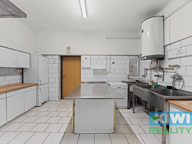 Prodej komerčního prostoru, 638 m² (23 z 27)