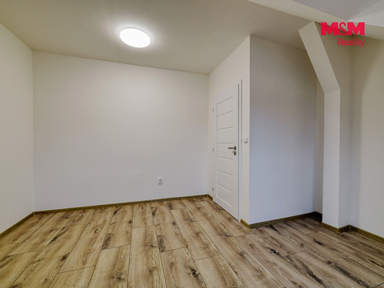 Pronájem bytu 3+kk, 74 m² (18 z 22)