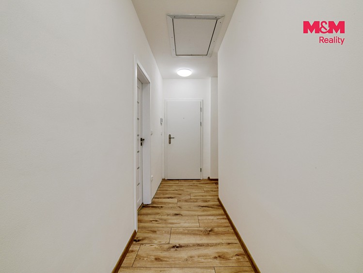 Pronájem bytu 3+kk, 74 m² (13 z 22)