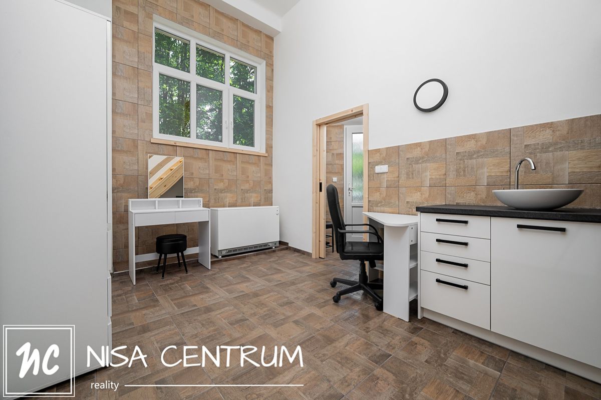 Prodej obchodního prostoru 27 m²