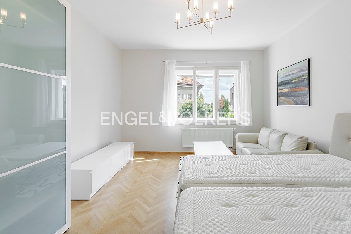 Pronájem bytu 1+1 48 m² – fotografie 2