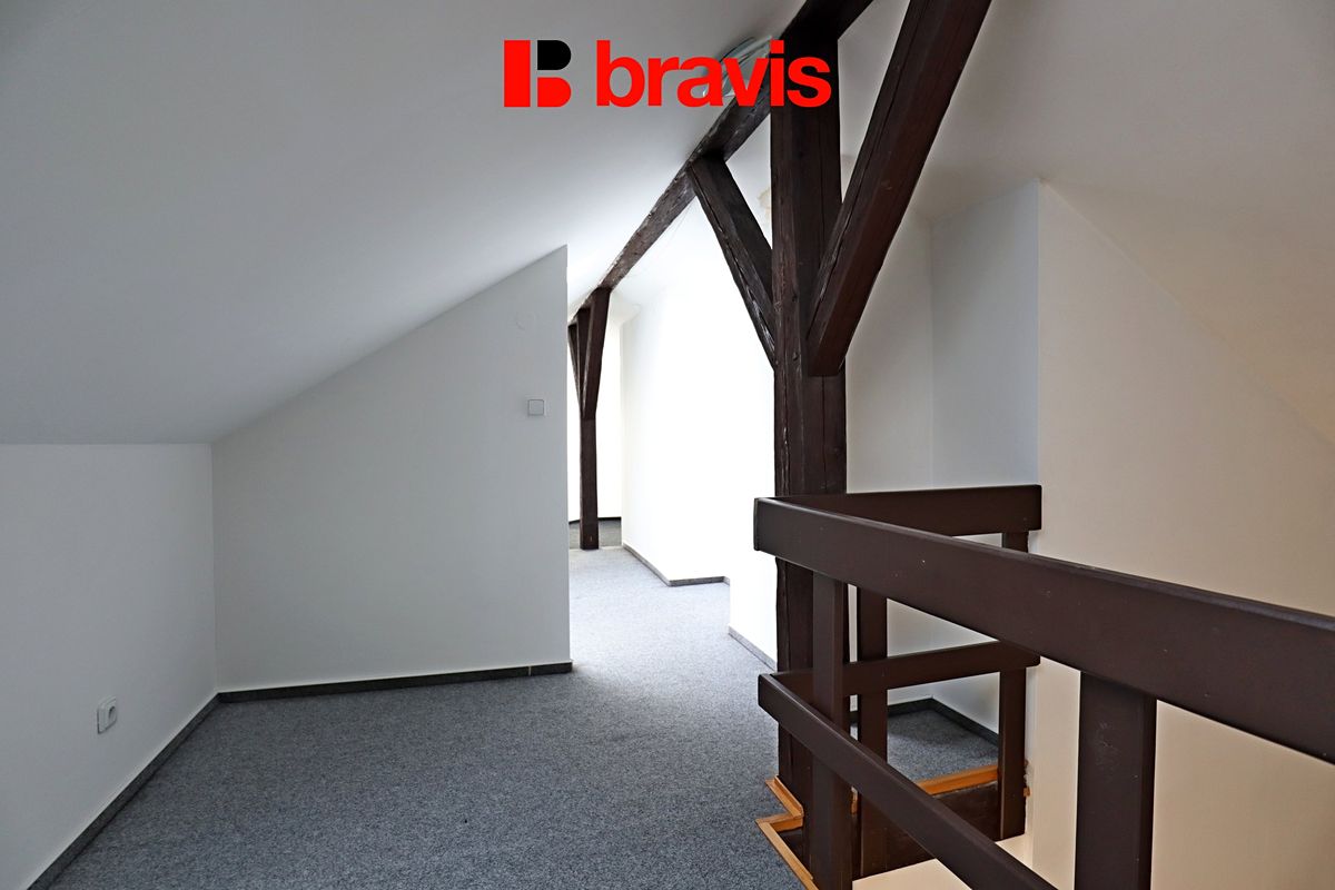 Pronájem kanceláře 120 m² – fotografie 4