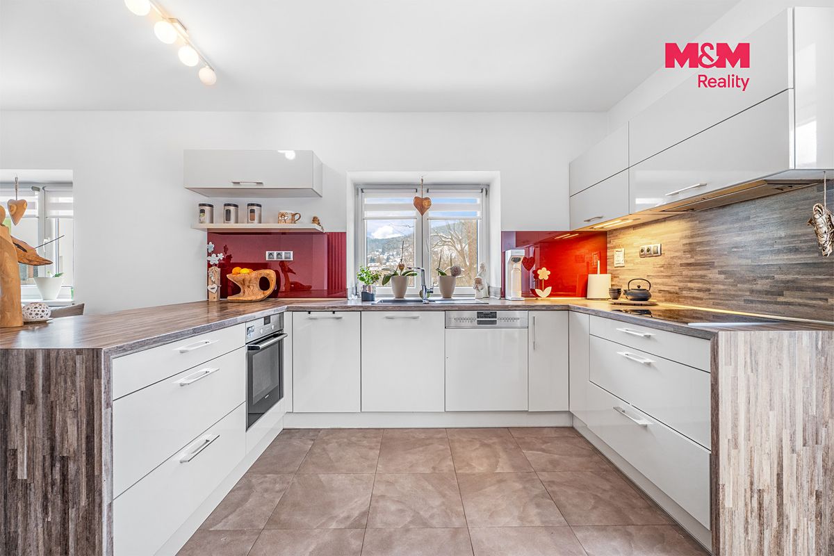 Prodej rodinného domu 179 m², pozemek 844 m² – fotografie 5