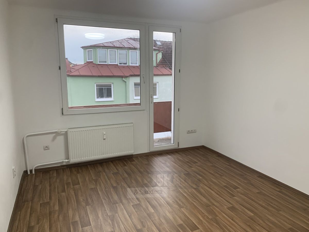 Pronájem bytu 2+1 55 m² – fotografie 2