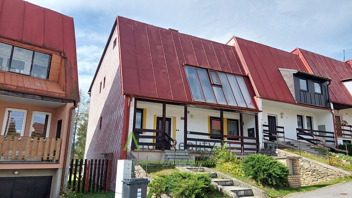 Prodej rodinného domu 240 m², pozemek 624 m²