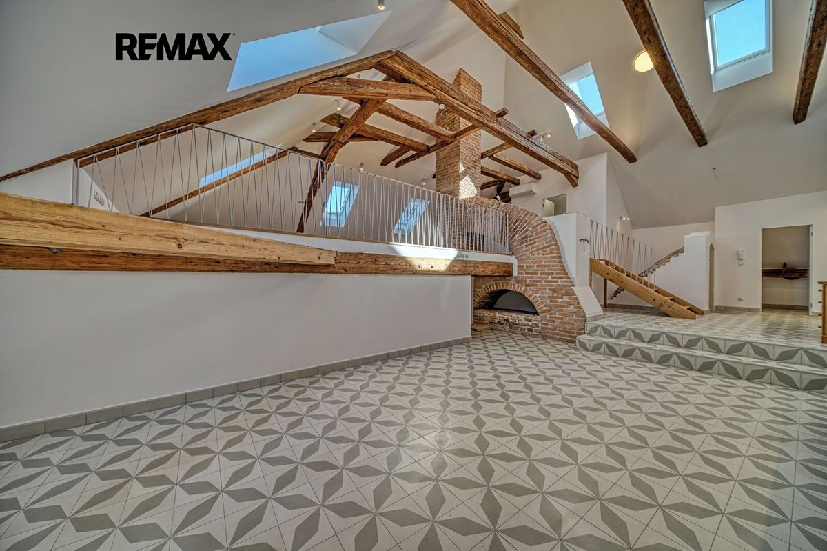 Pronájem bytu atypický 123 m² – fotografie 3