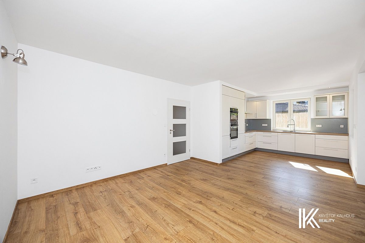 Pronájem rodinného domu 107 m², pozemek 519 m² – fotografie 2