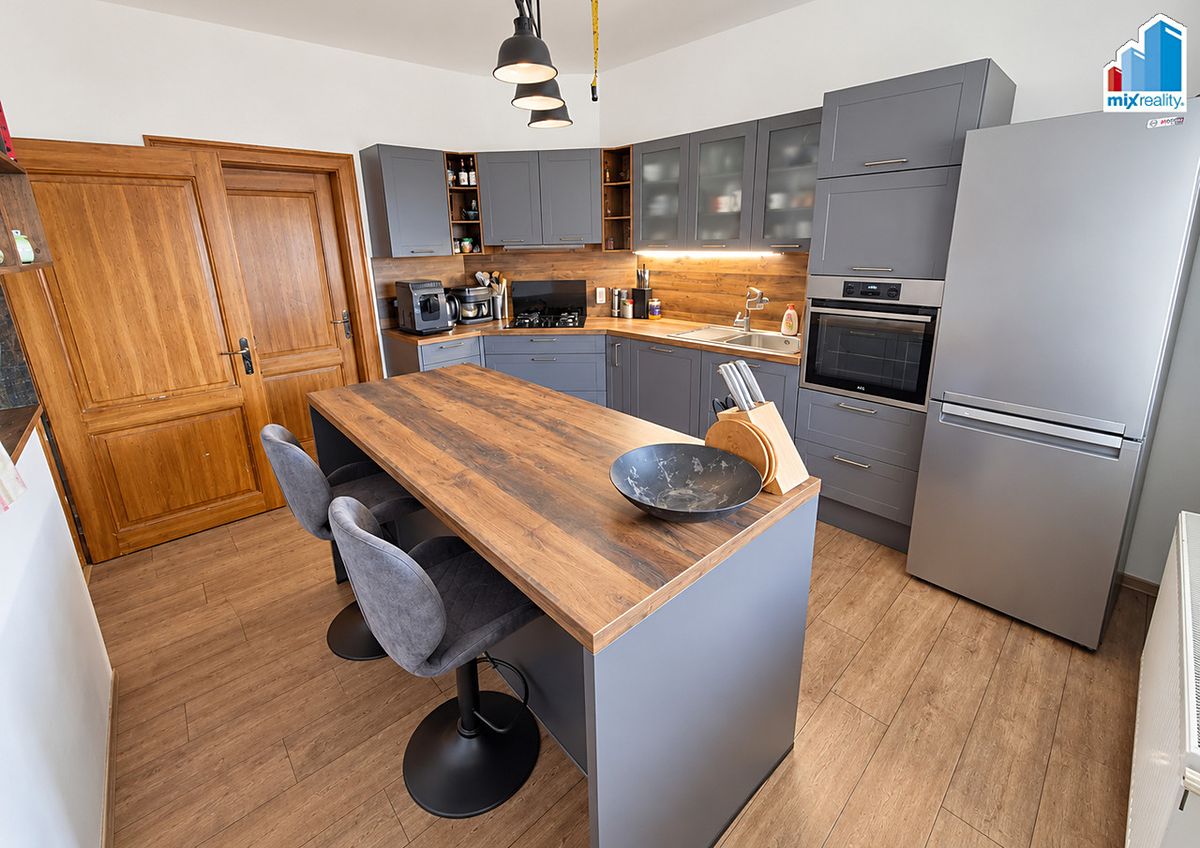 Prodej rodinného domu 160 m², pozemek 656 m² – fotografie 5