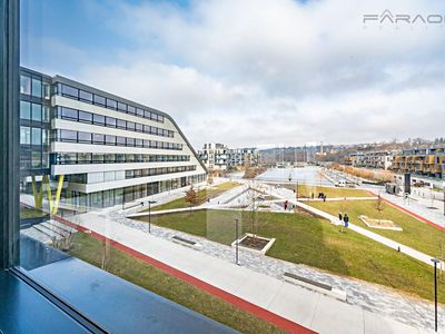 Pronájem kanceláře 800 m²
