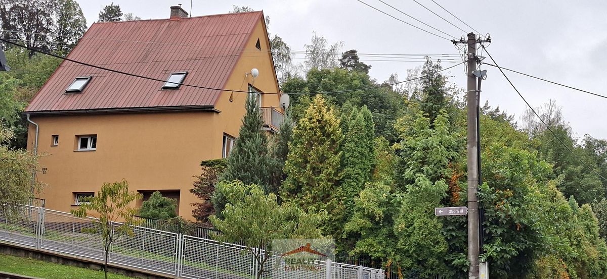 Prodej rodinného domu 145 m², pozemek 666 m²