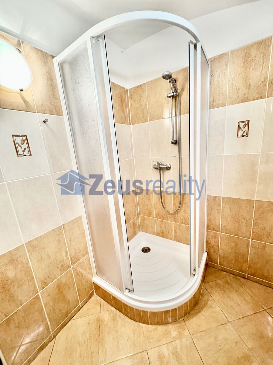 Pronájem obchodního prostoru 25 m² – fotografie 5
