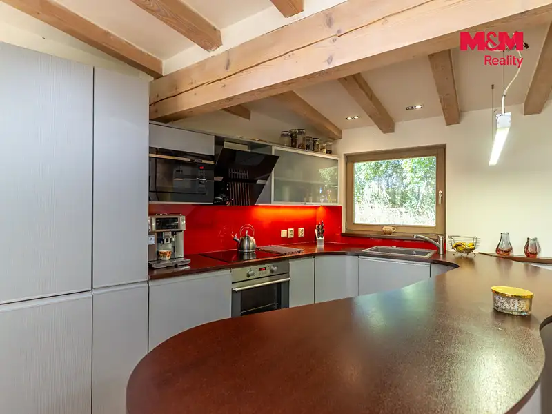 Prodej rodinného domu 102 m², pozemek 1916 m², Vysoké Popovice – náhled fotky 2