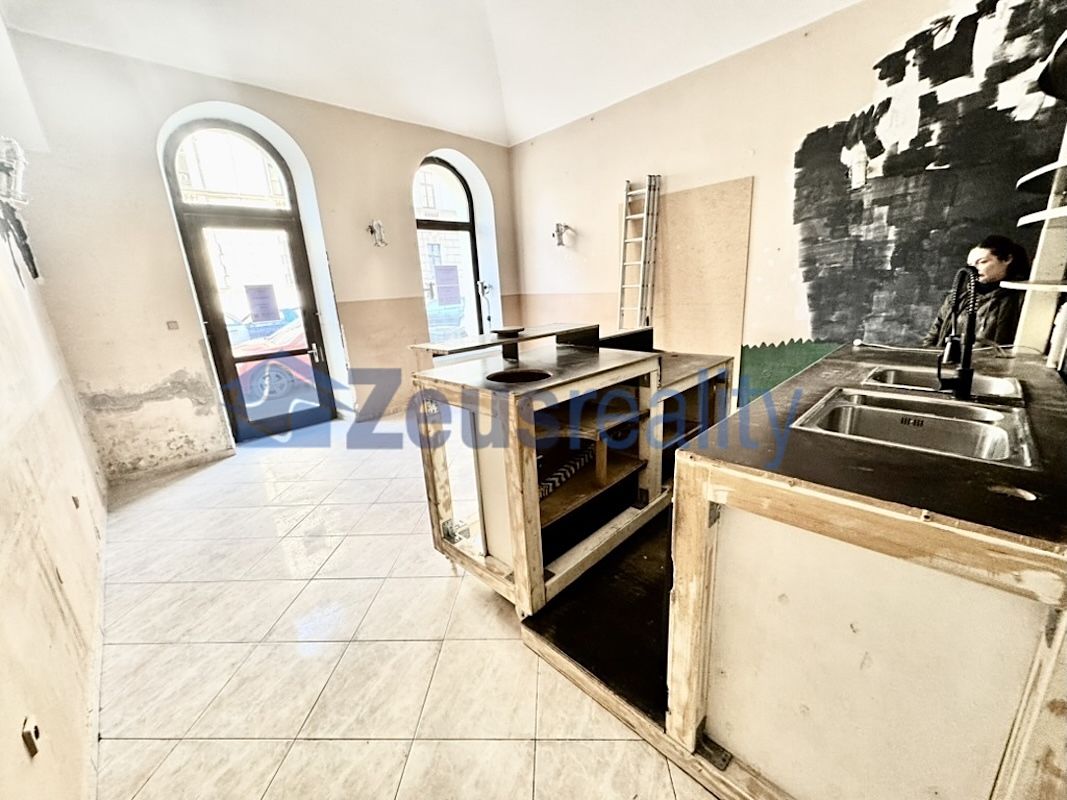 Pronájem obchodního prostoru 60 m² – fotografie 2