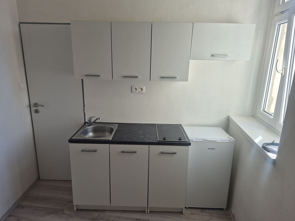Pronájem bytu 1+kk 28 m² – fotografie 5