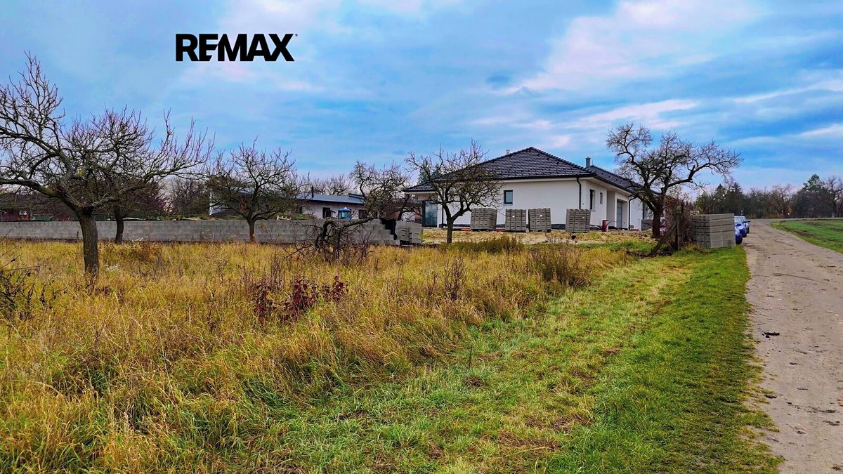 Prodej stavebního pozemku 3055 m² – fotografie 2