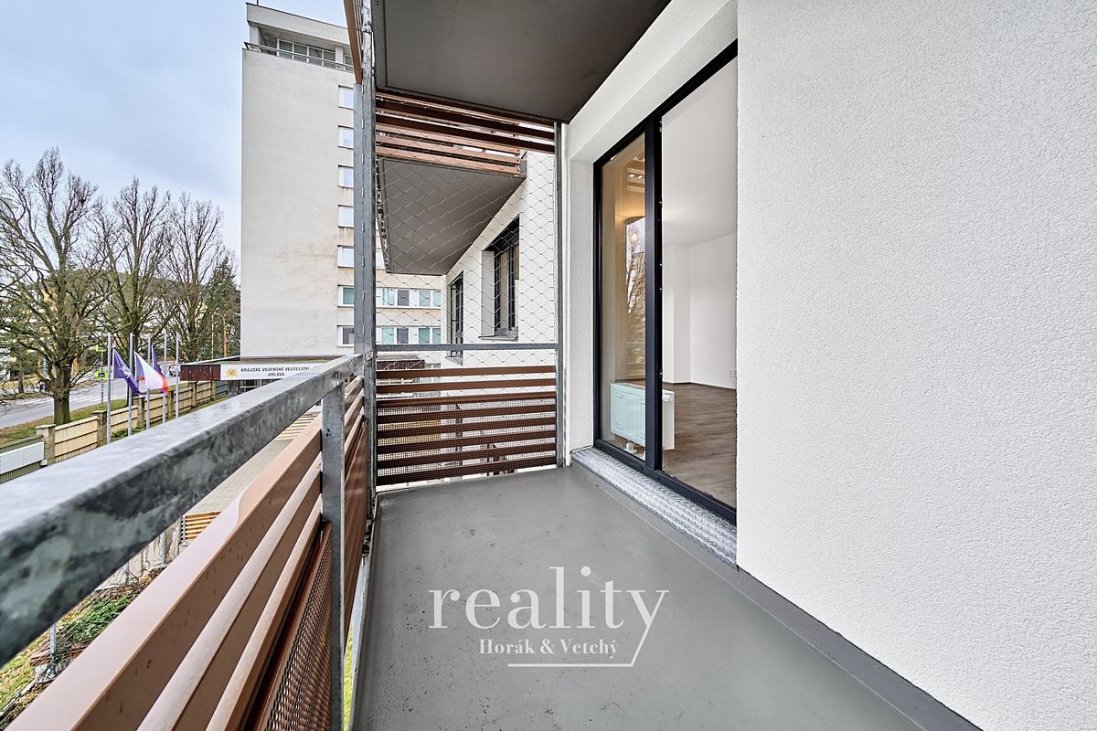 Pronájem bytu 1+kk 32 m² – fotografie 2