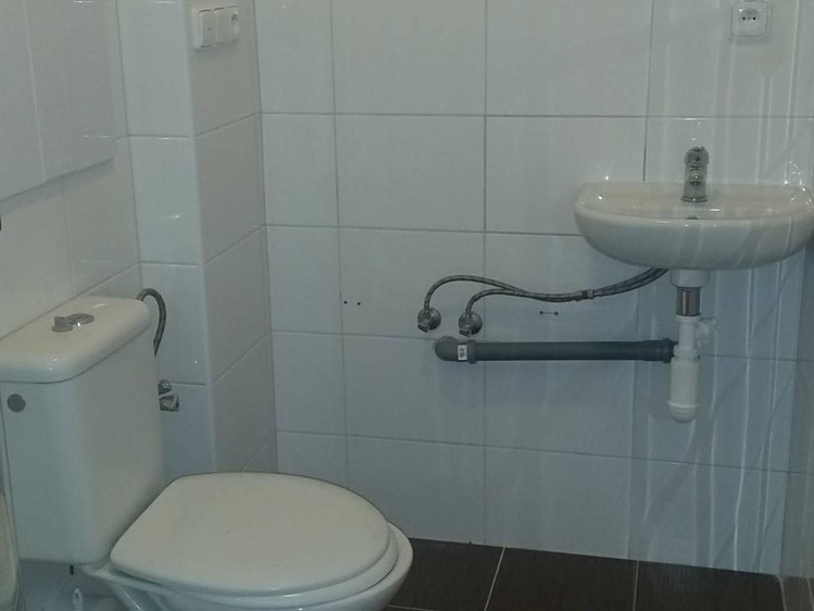 Pronájem bytu 1+kk, 28 m² (3 z 4)
