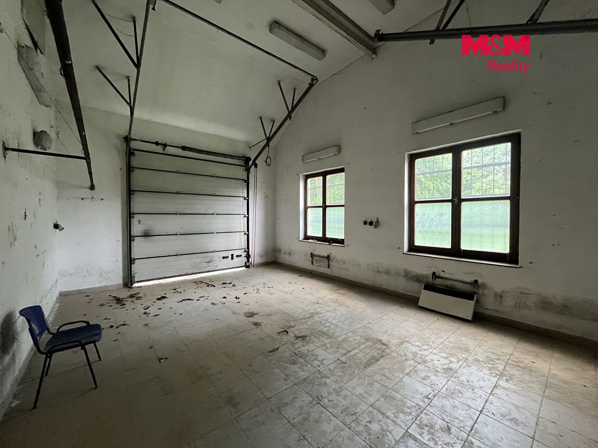 Prodej obchodního prostoru 93 m² – fotografie 2