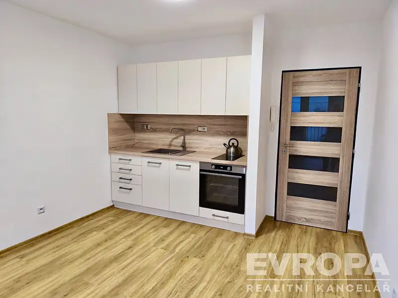 Pronájem bytu 1+kk 39 m², Želechovice nad Dřevnicí – náhled fotky 1