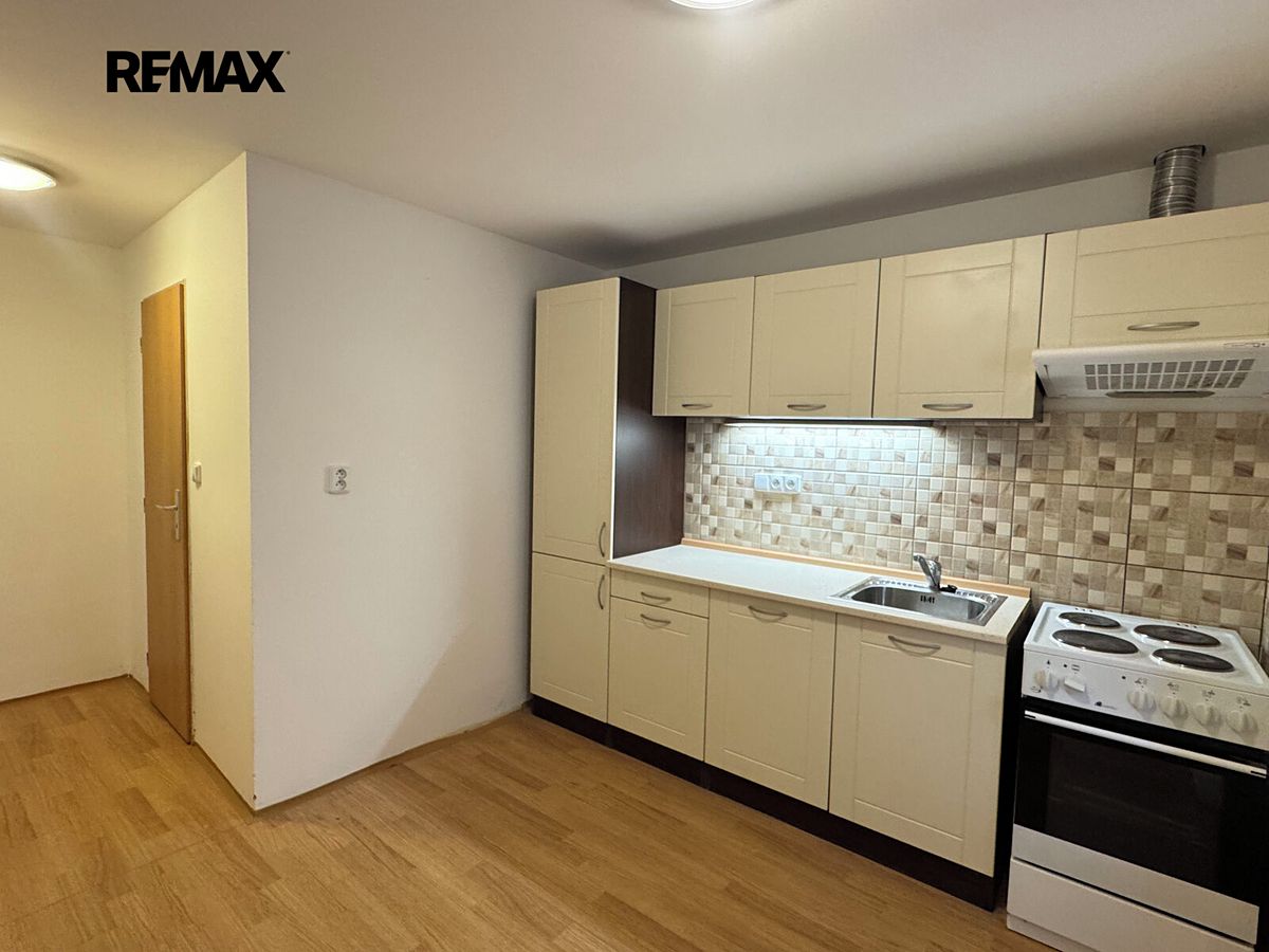 Pronájem bytu 2+1 48 m², Krabčice – fotka 1 z 3