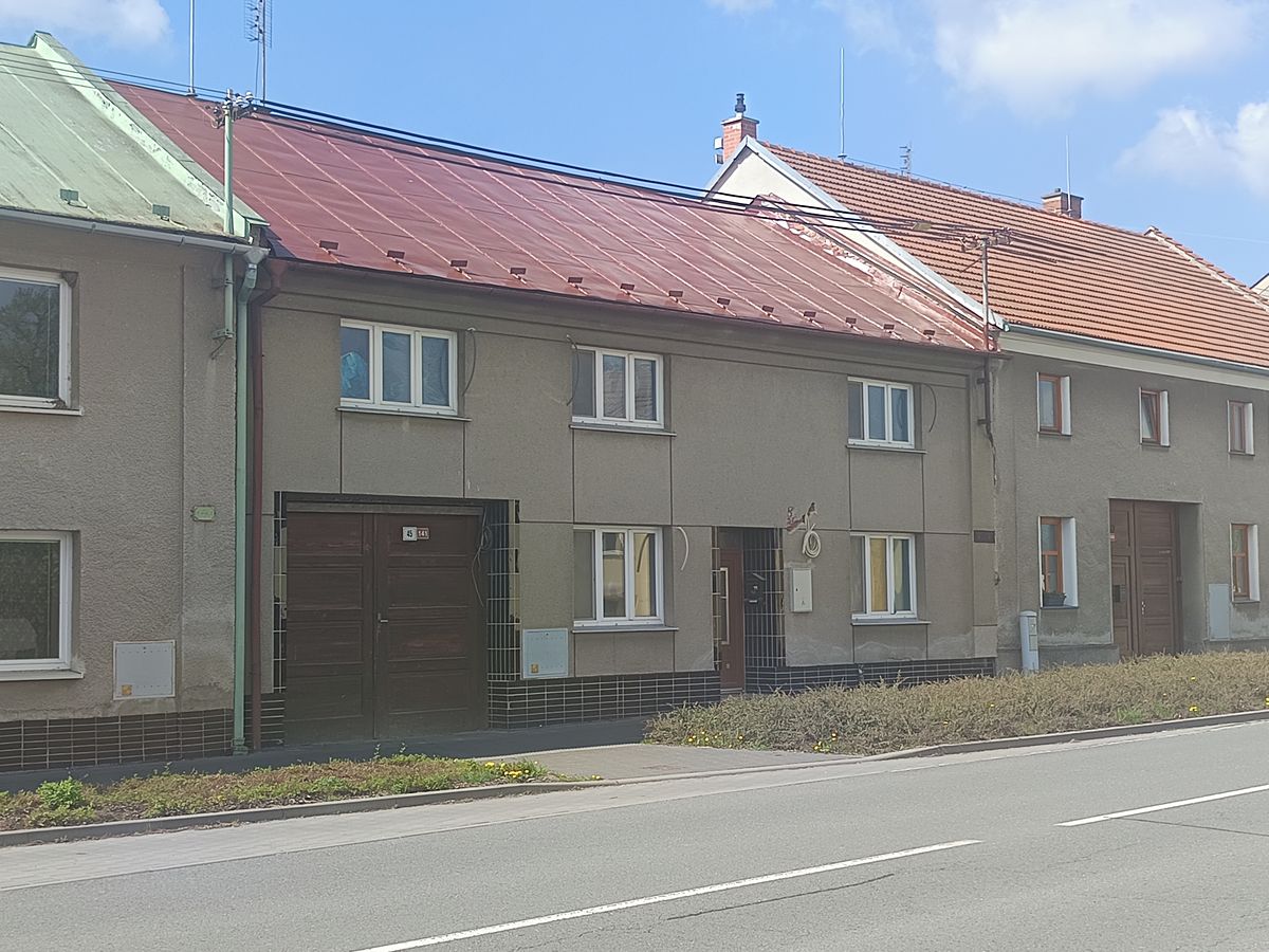 Prodej rodinného domu 240 m², pozemek 968 m² – fotografie 3