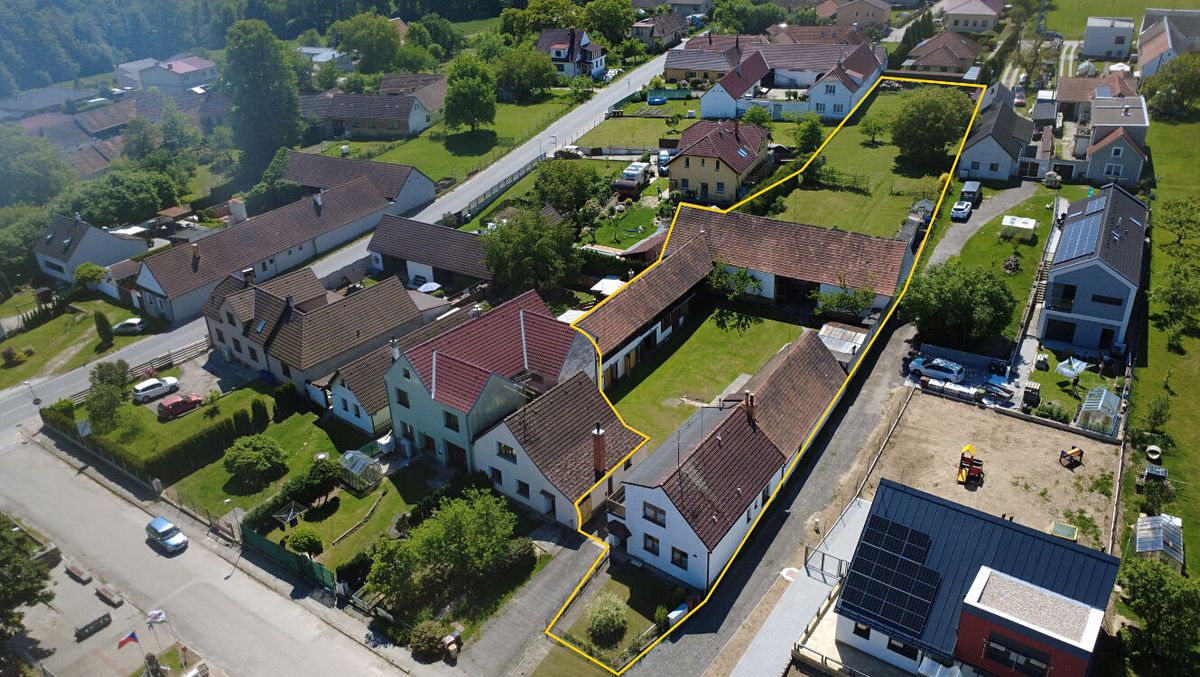 Prodej rodinného domu 171 m², pozemek 2693 m²