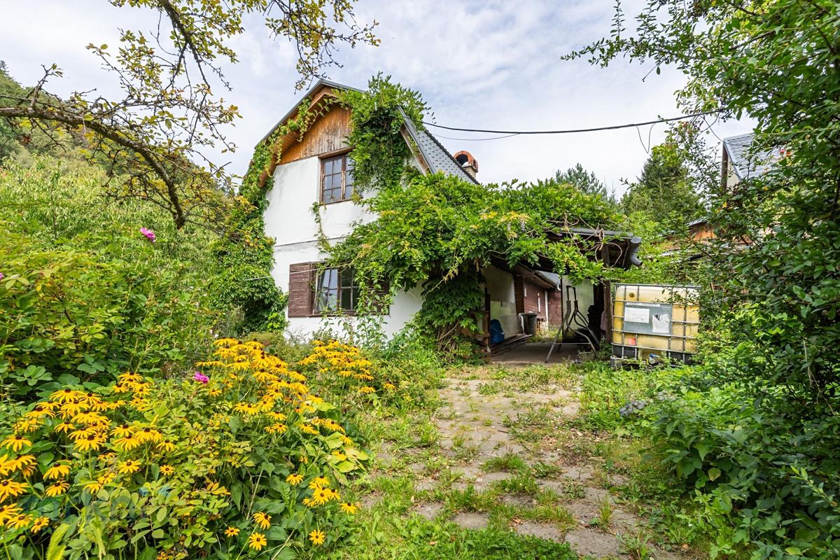 Prodej rodinného domu 100 m², pozemek 1219 m²
