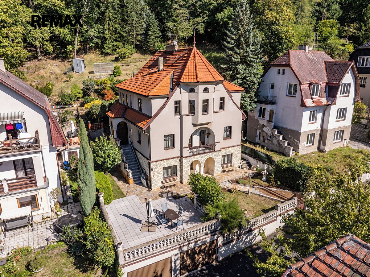 Prodej vily 320 m², pozemek 1286 m²