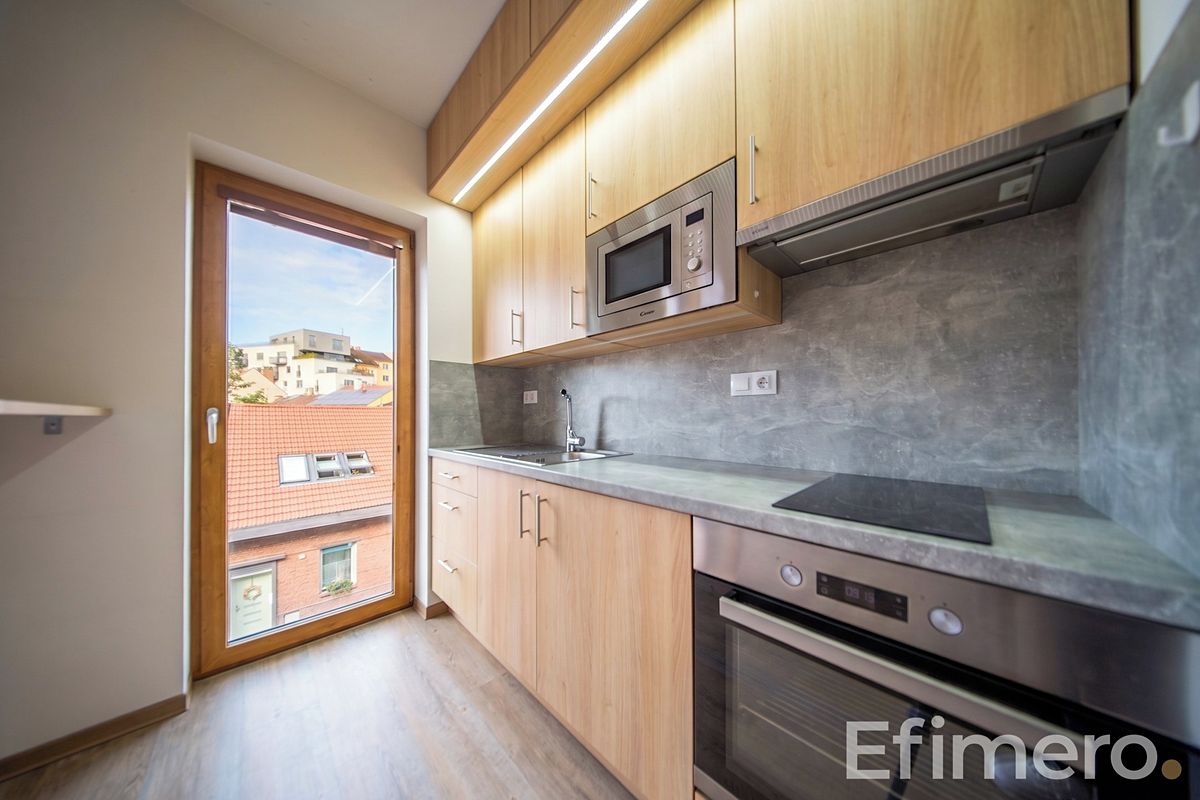 Pronájem bytu 1+kk 23 m² – fotografie 2