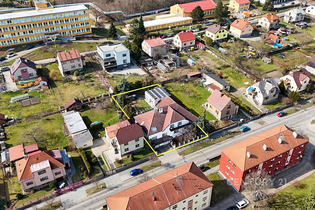 Prodej vícegeneračního domu 830 m², pozemek 1011 m² – fotografie 2