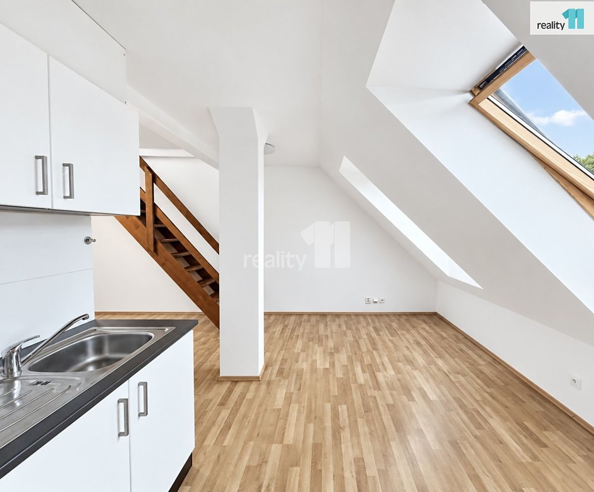 Pronájem bytu 3+kk 75 m²