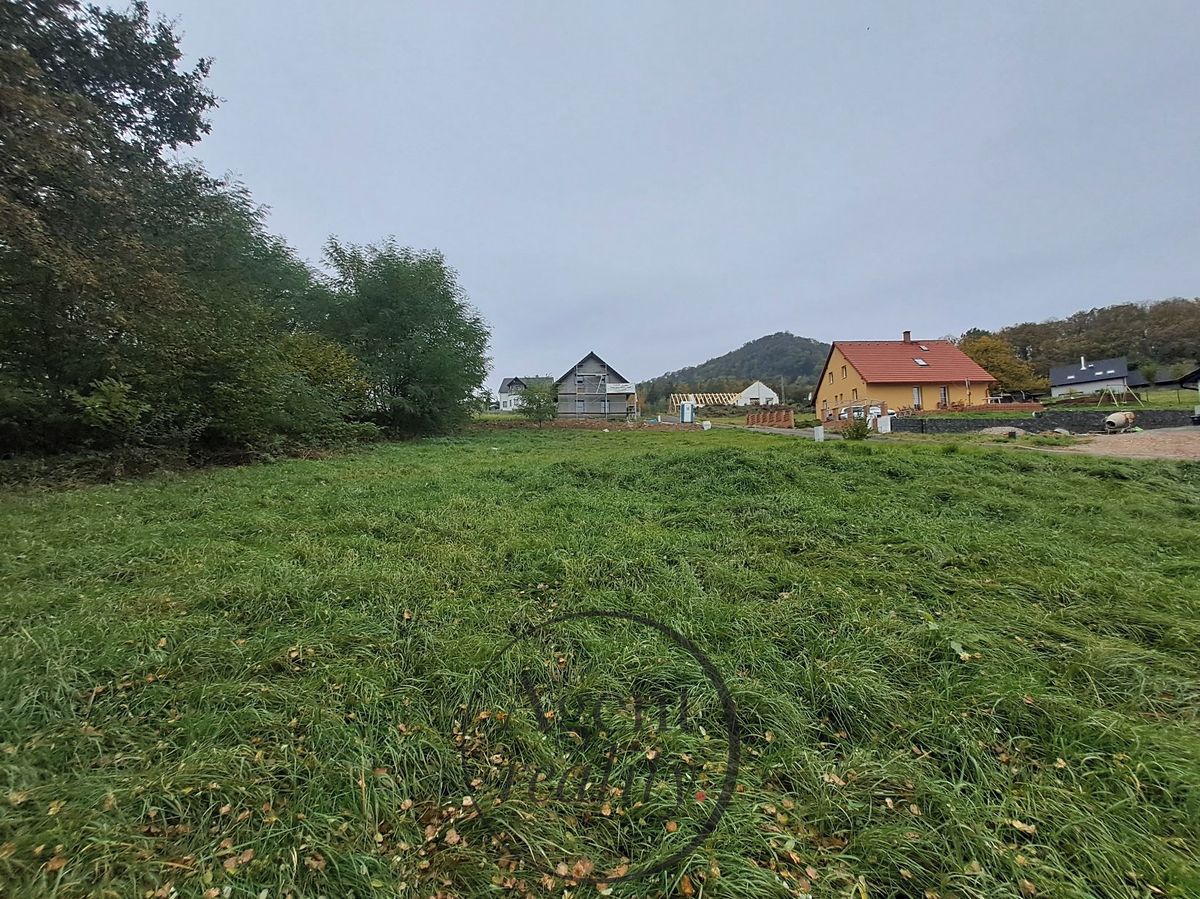 Prodej stavebního pozemku 1505 m² – fotografie 2