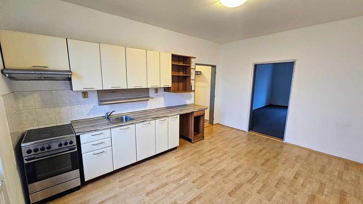 Pronájem bytu 2+1 75 m² – fotografie 3