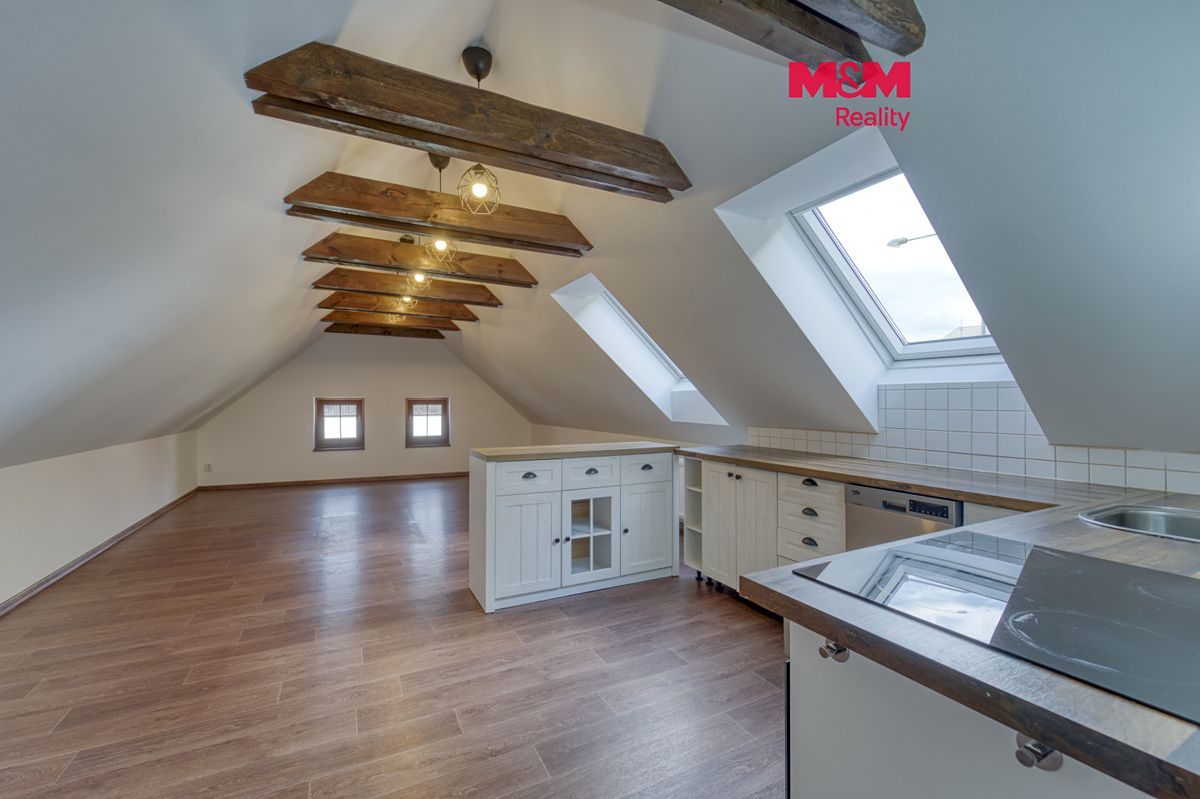 Pronájem bytu 2+kk 84 m²