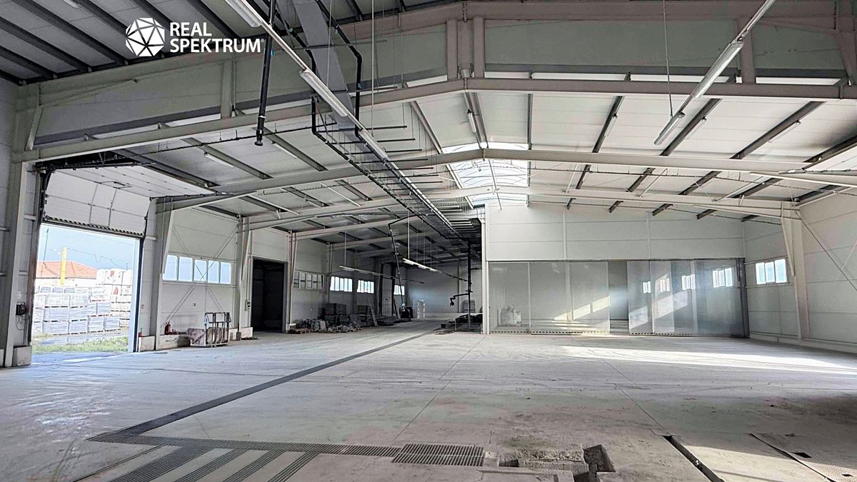 Pronájem skladového prostoru 1505 m² – fotografie 2
