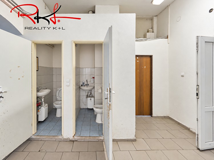 Комерційне приміщення в оренду, 1 787 м² (19 з 23)