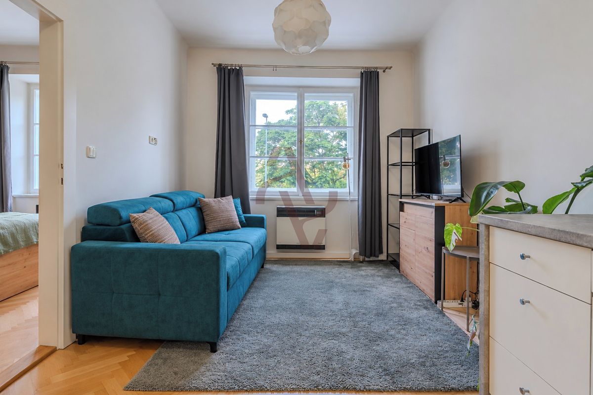 Pronájem bytu 2+kk 40 m² – fotografie 2