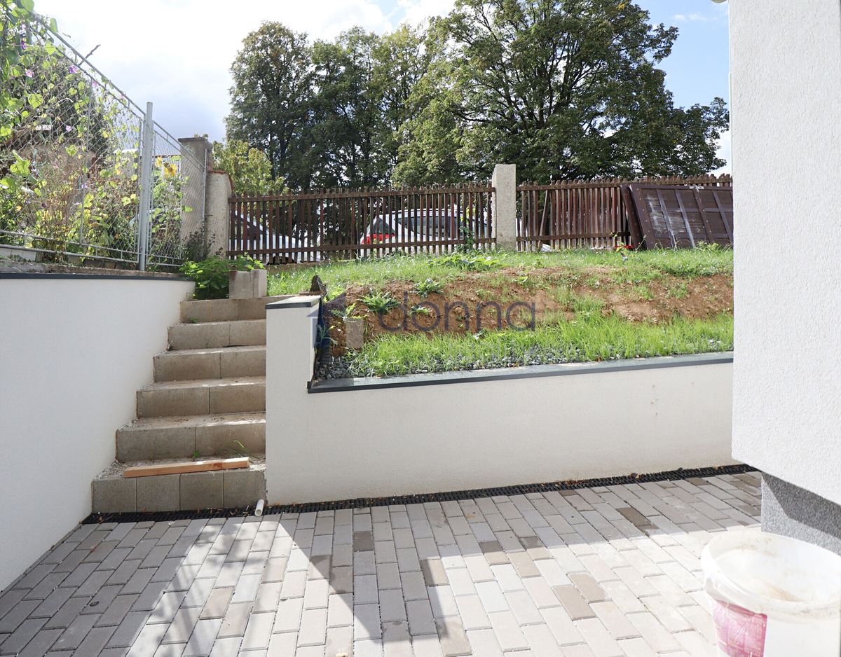 Pronájem bytu 2+kk 45 m² – fotografie 3
