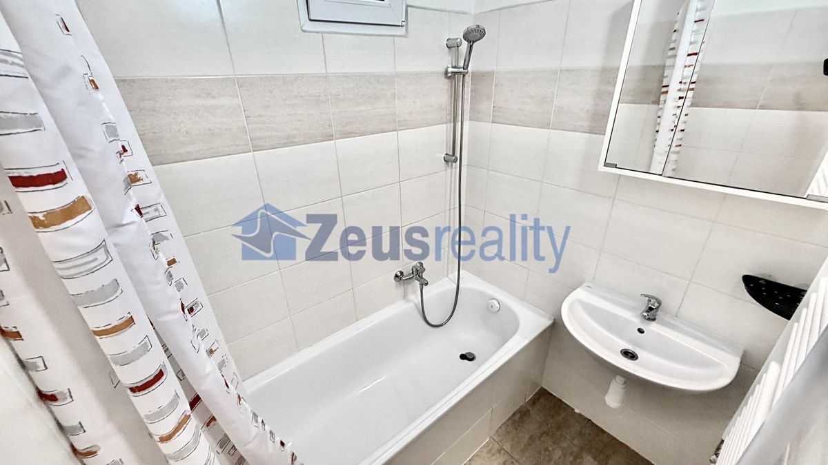 Pronájem bytu 2+kk 58 m² – fotografie 5