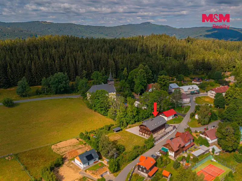 Prodej rodinného domu 910 m², pozemek 2881 m², Železná Ruda – náhled fotky 2