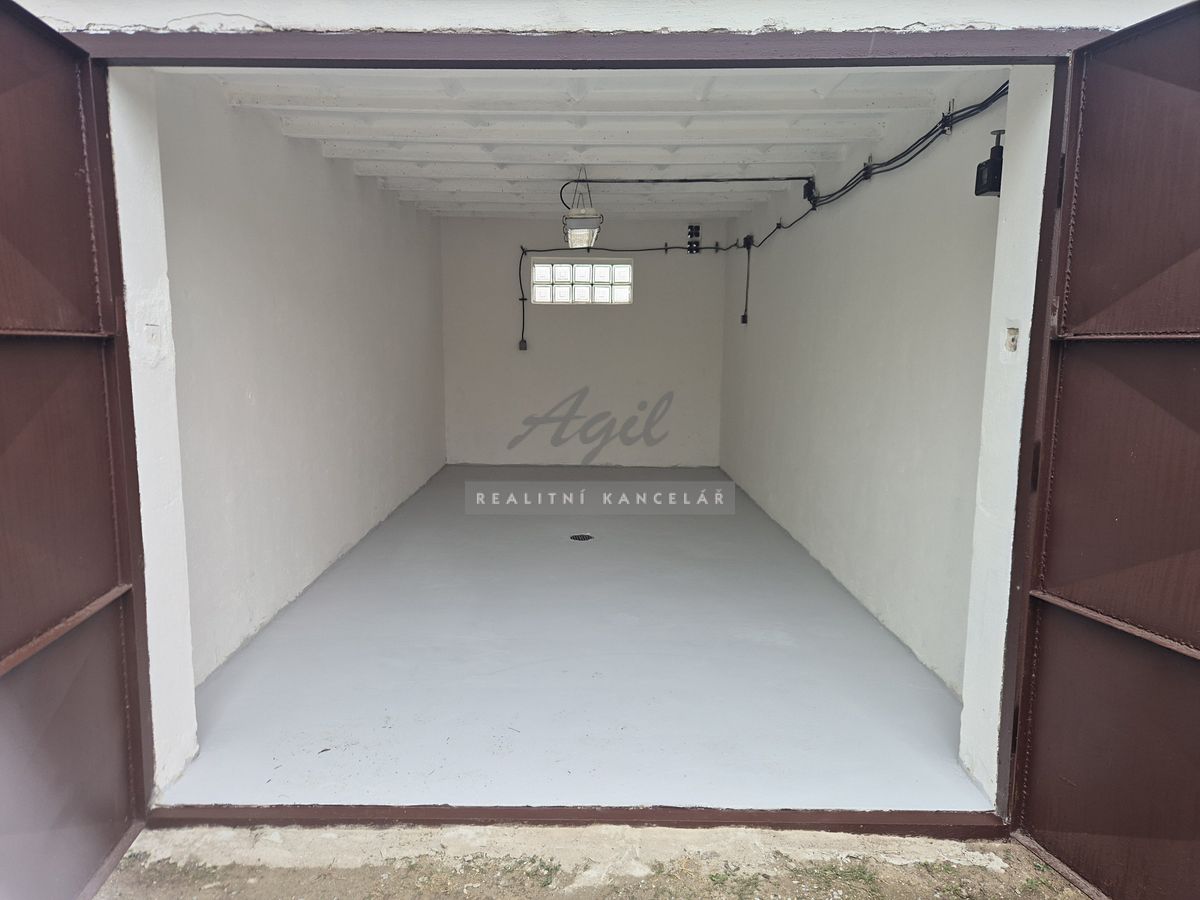 Prodej garáže 18 m² – fotografie 3