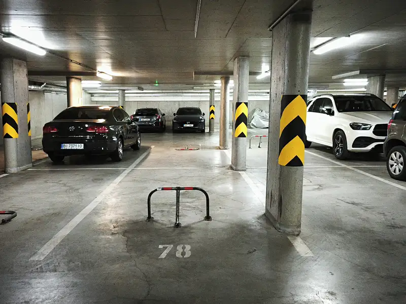 Prodej garážového stání 13 m², Praha – náhled fotky 1