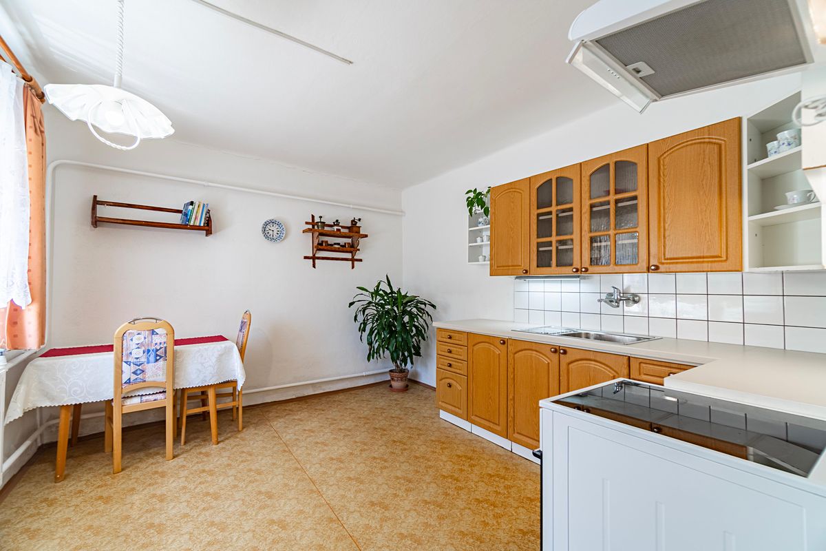 Prodej rodinného domu 113 m², pozemek 374 m² – fotografie 2