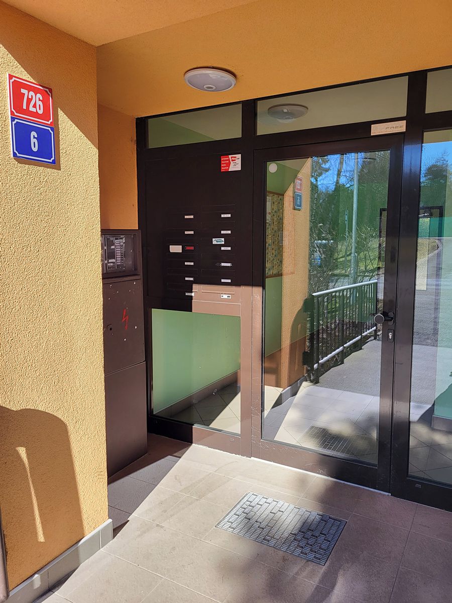 Pronájem bytu 1+1 44 m² – fotografie 2
